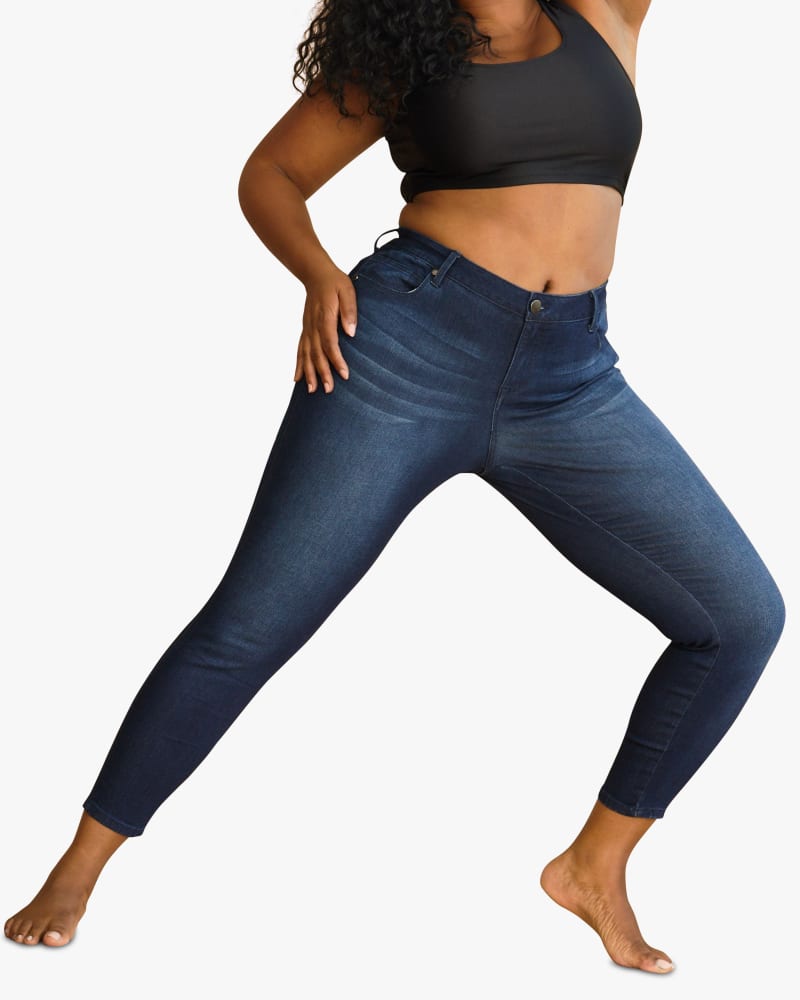 Front of a model wearing a size 14 Phlicia High-Rise Skinny Jean in Marco by 1822 Denim. | dia_product_style_image_id:154758